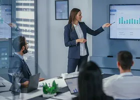 Information Manager - AdobeStock_476387984 --- Gorodenkoff --- 280x200